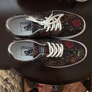 Vans shoes , size 7 in women’s